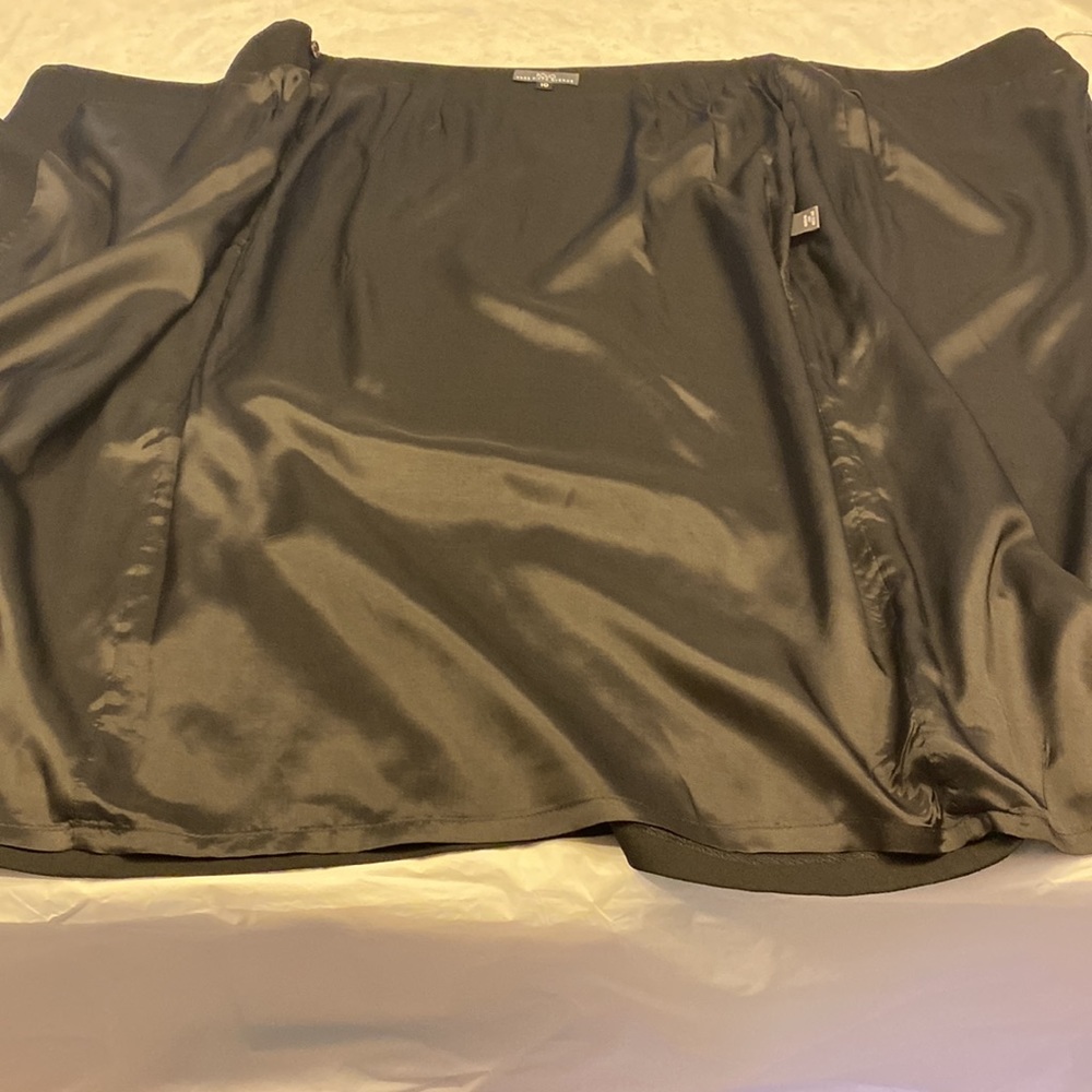 Saks fifth Avenue, folio wrap skirt,like new condition , measurements in photos - Picture 9 of 9